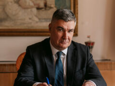 Милановиќ: Го пречекуваме Божиќ во сенка на сè поголема неизвесност