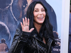 (Видео) Врската со маж 40 години помлад од неа ѝ го „испегла“ лицето: „Како е можно да изгледа вака“