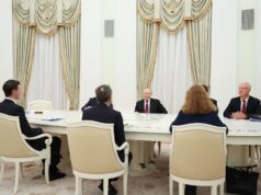 По пет часа заврши средбата меѓу Путин и Американците – продуктивно, но без компромис за мировниот план, според првичните реакции