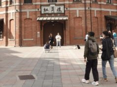 Најмалку три лица загинаа, а девет се повредени во напад со нож и димна бомба во Тајпеј