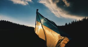 (Видео) Украина: Погодивме руска подморница со подводни дронови