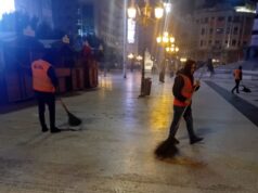 Секојдневно се спроведува рачно и машинско чистење на најфреквентните јавни површини, велат од ЈП Комунална хигиена