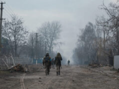 (Видео) „Невозможно е да се запрат, тие се насекаде“: Покровск е нападнат од огромен број руски војници