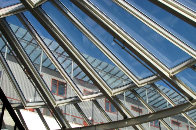 staklen-pokriv-willy-the-wizard-yst24v-ze4y-unsplash