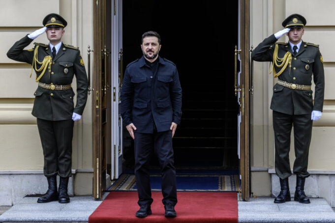 zelenski-depositphotos_832966090_xl