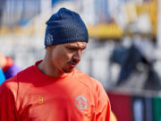 (Видео) Златан Ибрахимовиќ на плажа во Дубаи покажа што сè умее со топката