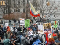 Демонстранти пред судот во Њујорк бараат ослободување на Мадуро