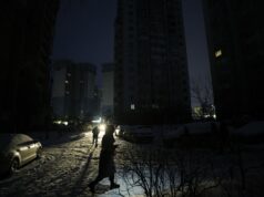 Русите го замрзнуваат Киев, Зеленски: Ситуацијата е исклучително тешка