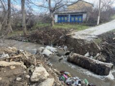 (Фото) До доцна во ноќта се санираа проблемите од обилните врнежи во Битола, екипите уште се на терен