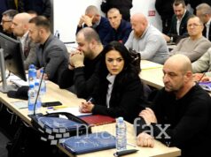 Адвокатката на газда Деко од „Пулс“ бара надлежните да реагираат откако родителите на загинатите деца ја ставија на транспарент