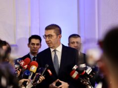 Затоа за граѓаните на Македонија нема покачување на платите, не работат „приватно“ како Мицкоски, велат од СДСМ