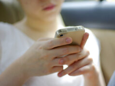 Тинејџерка ги тужи социјалните мрежи за создавање зависност; Snapchat се спогоди, Закерберг оди на судење