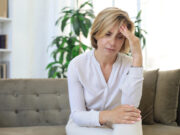 Невообичаени симптоми на менопауза што секоја жена треба да ги знае