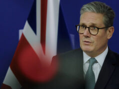 Тоа не ни треба: Стармер го отфрли повикот на канадскиот премиер за алијанса на „средни сили“