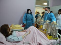 Алиу во традиционална новогодишна посета на првите новороденчиња во 2026 година