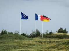 Франција ги повикува младите на десетмесечна доброволна воена служба