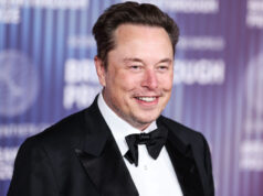 Илон Маск ќе бара старателство над своето 13-то дете: „Мајката сака да го промени полот на нашето бебе“