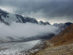 (Видео) Силна бура ги погоди Франција и Велика Британија, објавени се снимки