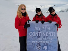 (Фото) Антарктикот стана игралиште за супербогатите, зошто сè повеќе славни личности го посетуваат?