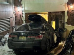 (Видео) Возач намерно се заби во синагога во Њујорк, нема повредени