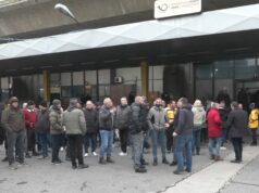 Нема подигање пратки од Пошта, вработените протестираат за плата: ги минаа празниците и најдолгиот месец во годината без пари