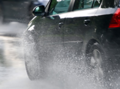 Сообраќајот во државата се одвива непречено по претежно влажни коловози