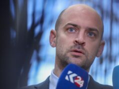 Францускиот министер за надворешни ги повика САД да престанат со „уцената“ за Гренланд