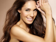 (Фото) Ве прават да изгледате барем 10 години помлади: Ова се боите на косата за жени во педесеттите години