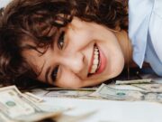 „Луда“ среќа и море од пари ги очекуваат овие 6 хороскопски знаци во 2026 година