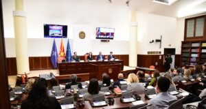 Вештачката интелигенција треба да биде технолошка трансформација во служба на граѓаните: Во Собранието се одржа јавна расправа