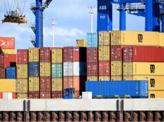 Кина ја повика Америка да ги укине царините