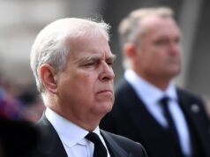 Британски полицајци го обезбедувале принцот Ендру на забавата на Епстин