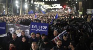 По протестот на опозицијата во Тирана, 17 лица се уапсени, а 35 под истрага