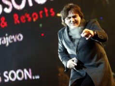 Бомба фрлена врз куќата на Здравко Чолиќ во Белград