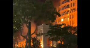 (Видео) Погоден е аеродромот во Кувајт, гори хотел во Дубаи