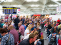 Британската полиција ги истражува летовите на Епстин од аеродромот Стенстед