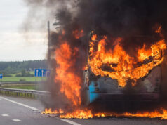 Автобус изгоре на автопат кај Солун, патниците навреме евакуирани