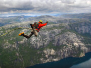 Адреналинот им е во крвта: Овие хороскопски знаци го сакаат „животот на работ“