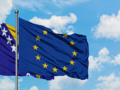 Делегацијата на ЕУ во БиХ ги осуди инцидентите на концертот на Томпсон: „Покажете почит кон жртвите“