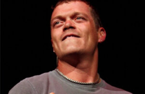 Почина Бред Арнолд – пејачот на американскиот бенд 3 Doors Down