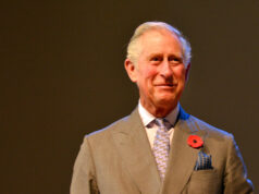 Кралот Чарлс ја поддржува истрагата за врските на неговиот брат Ендру со Џефри Епстин