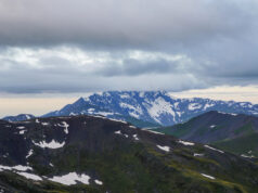 Утре променливо облачно со повремени локални врнежи од дожд, на планините снег, од следната недела заладување