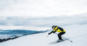 Тројца скијачи загинаа во лавина на француските Алпи