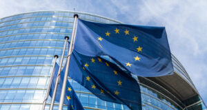 Скандал во ЕУ: полицијата упадна во просториите на Европската комисија