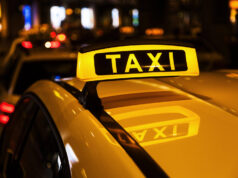 Таксист од Скопје побарал мобилен телефон од 26-годишник па му го украл и телефонот и чантата