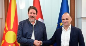 Се оддалечуваме од Европа поради политиките на власта, му рекол Филипче на известувачот Томас Вајц