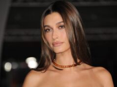 (Фото) Фаталната манекенка никогаш посмела: прво во бикини, а потоа само во пешкир