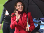 Црно-белата фотографија од Кејт Мидлтон и принцот Вилијам растажи многумина