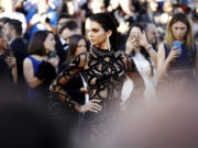 (Фото) Кендал Џенер повторно позираше речиси гола