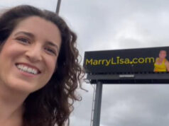 (Видео) Девојка постави билборди дека бара сопруг – 4.000 мажи ѝ се јавиле